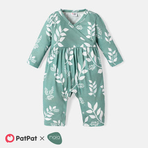 Allover Leaf Long-sleeve Naia™ Jumpsuit